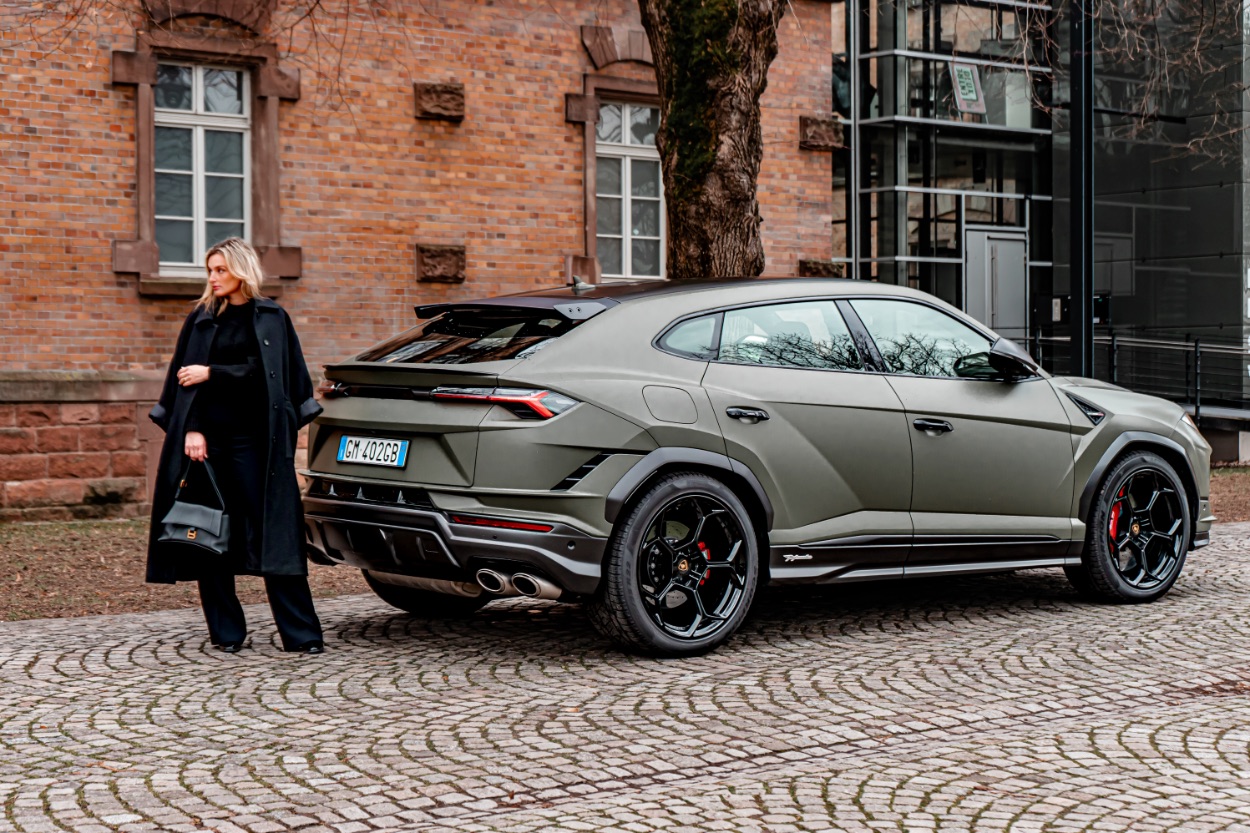 Der Lamborghini Urus Performante: Der neue Endgegner der Super-SUVs 5 Der Lamborghini Urus Performante: Der neue Endgegner der Super-SUVs