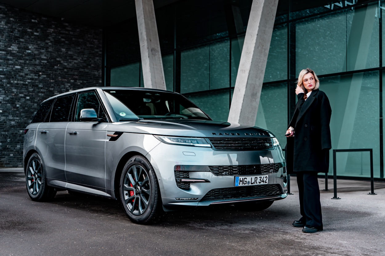 Range Rover Sport (2023) Plug-in Hybrid: the Power of Luxury 8 RANGE ROVER SPORT (2023) Plug-in Hybrid: the Power of Luxury