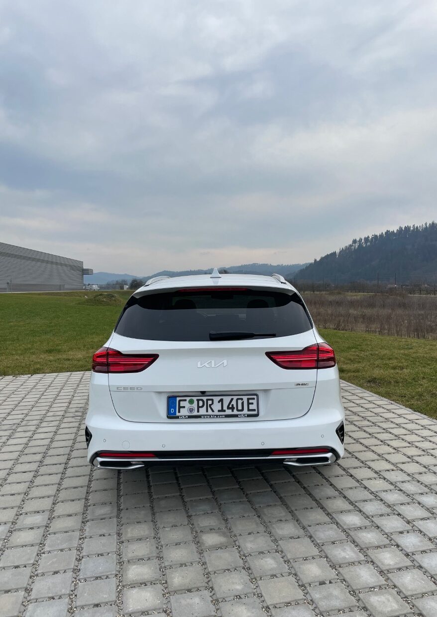 Kia Ceed SW mit Plug-in Hybrid-Antrieb (2023) - Kombi mit großem Nutzraum 2 Kia Ceed Sportswagon mit Plug-in Hybrid-Antrieb (2023)
