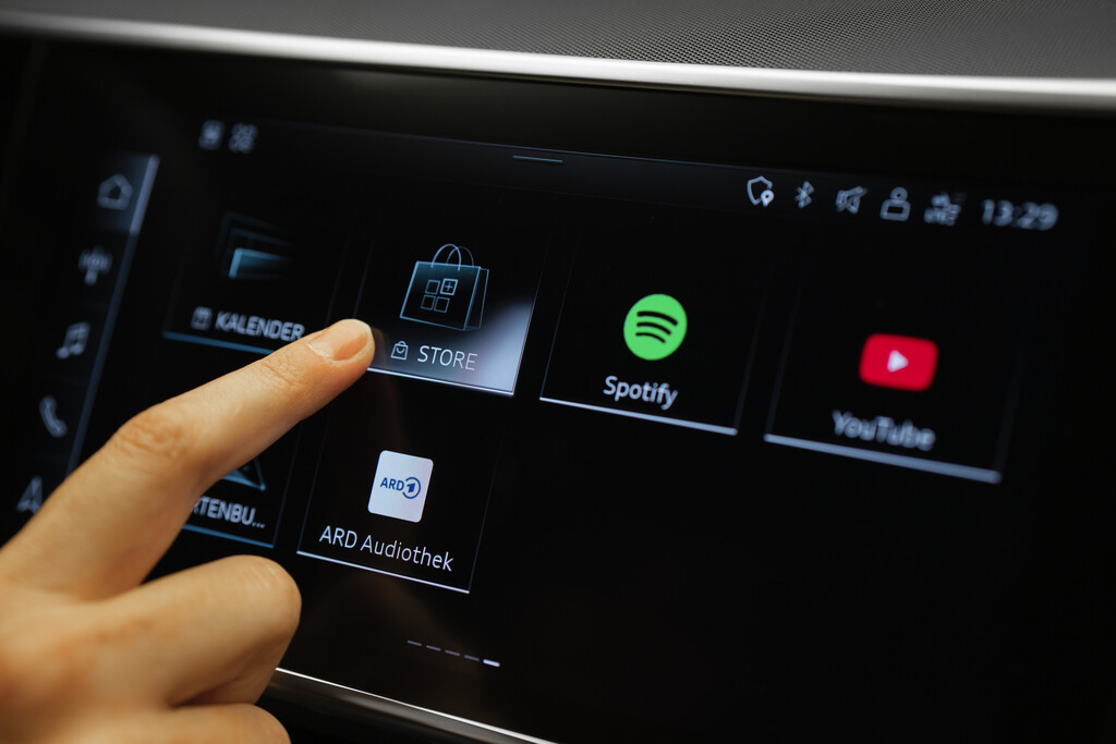 VW-Konzern bringt Store für Apps direkt ins Auto 14 Audi bringt ab Sommer 2023 einen Store für Apps in ausgewählte Modelle mit dem modularen Infotainmentbaukasten der dritten Generation (MIB 3). Weitere Marken des VW-Konzerns werden folgen.