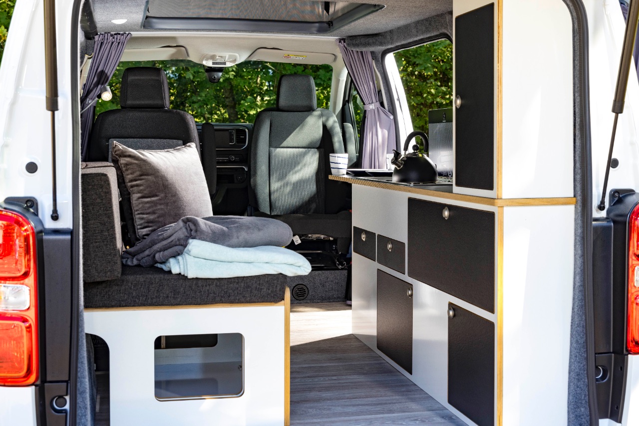 Alpincamper baut Opel Vivaro als Campervan aus 7 Alpincamper baut Opel Vivaro als Campervan aus