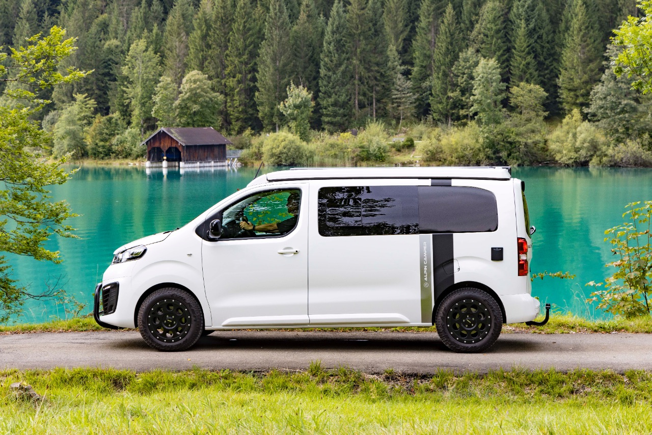 Alpincamper baut Opel Vivaro als Campervan aus 1 Alpincamper baut Opel Vivaro als Campervan aus