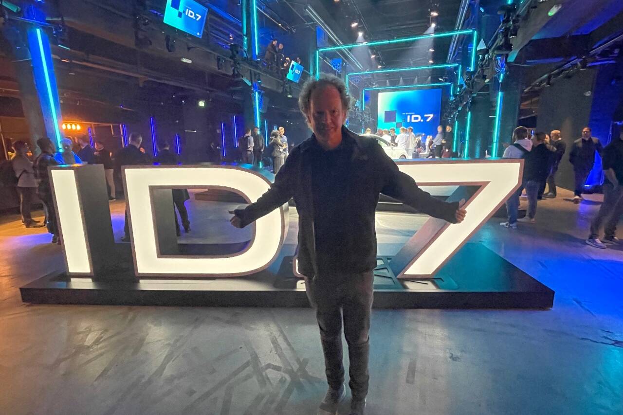 VW ID.7 - Überzeugt der Elektro-Passat auch Tesla-Fanatiker? mit Gastexperte Michael Blumenstein 15 VW ID.7 - Überzeugt der Elektro-Passat auch Tesla-Fanatiker? mit Gastexperte Michael Blumenstein
