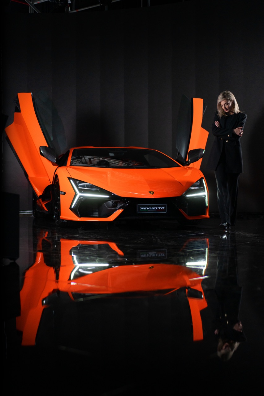 Lamborghini Revuelto (2024) - Erster Supersportwagen V12-Hybrid mit HPEV-Antrieb 1 Lamborghini Revuelto - Erster Supersportwagen V12-Hybrid mit HPEV-Antrieb