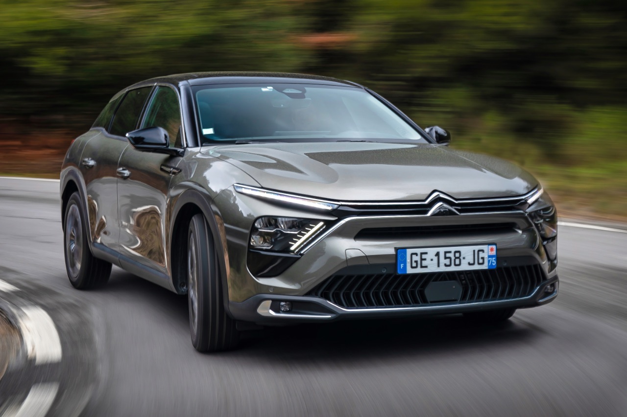 Neue Hybrid-Einstiegsmotorisierung für den Citroën C5 X 2 citroen-c5-x
