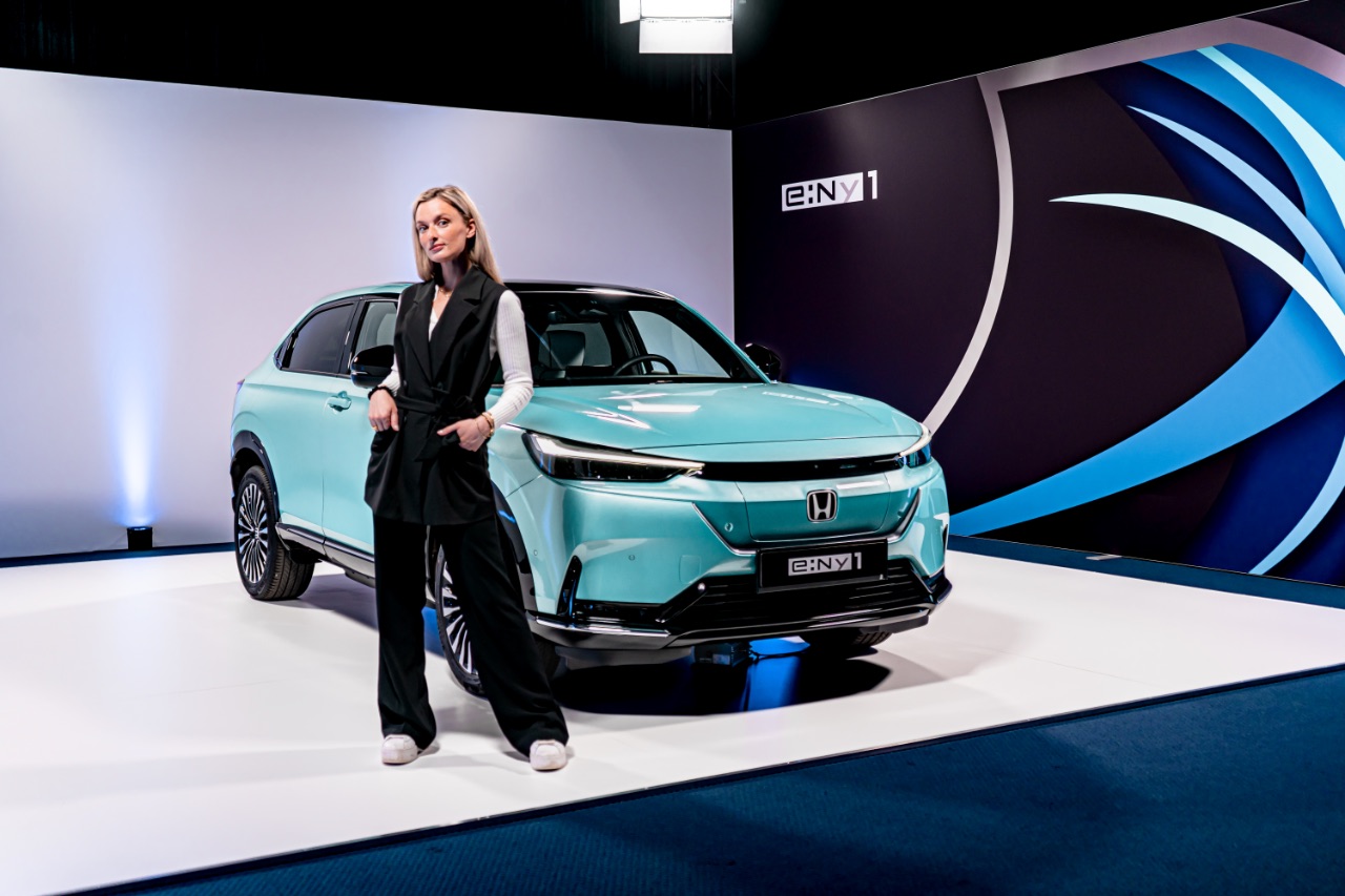 Honda e:Ny1 - Noch ein neues Elektro-SUV von Honda 6 HONDA e:Ny1 mit NinaCarMaria