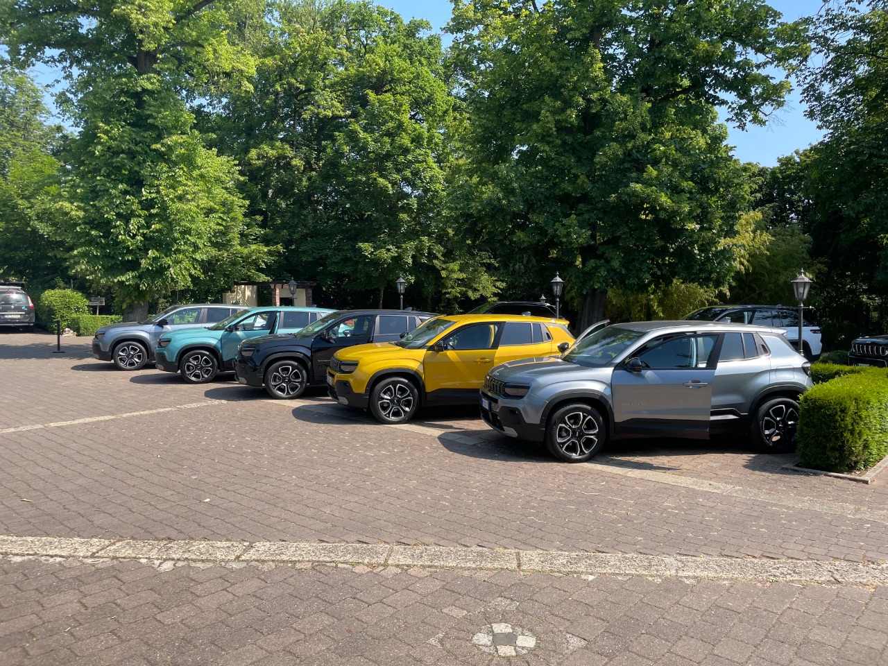 Jeep Avenger Altitude (2023) - Der E-Jeep für hippe Mamis 3 Jeep Avenger Altitude (2023) - Der E-Jeep für hippe Mamis