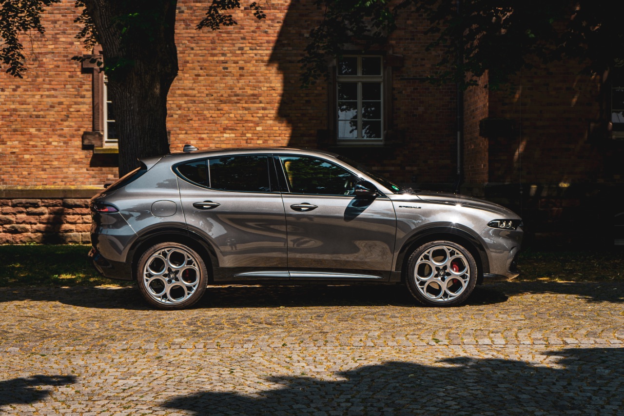 Alfa Romeo Tonale Hybrid - Gelungene Symbiose von Stil und Effizienz