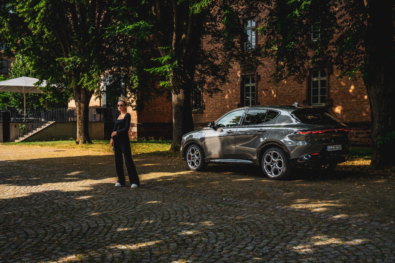 Alfa Romeo Tonale Hybrid - Gelungene Symbiose von Stil und Effizienz 16 Alfa Romeo Tonale Hybrid - Gelungene Symbiose von Stil und Effizienz