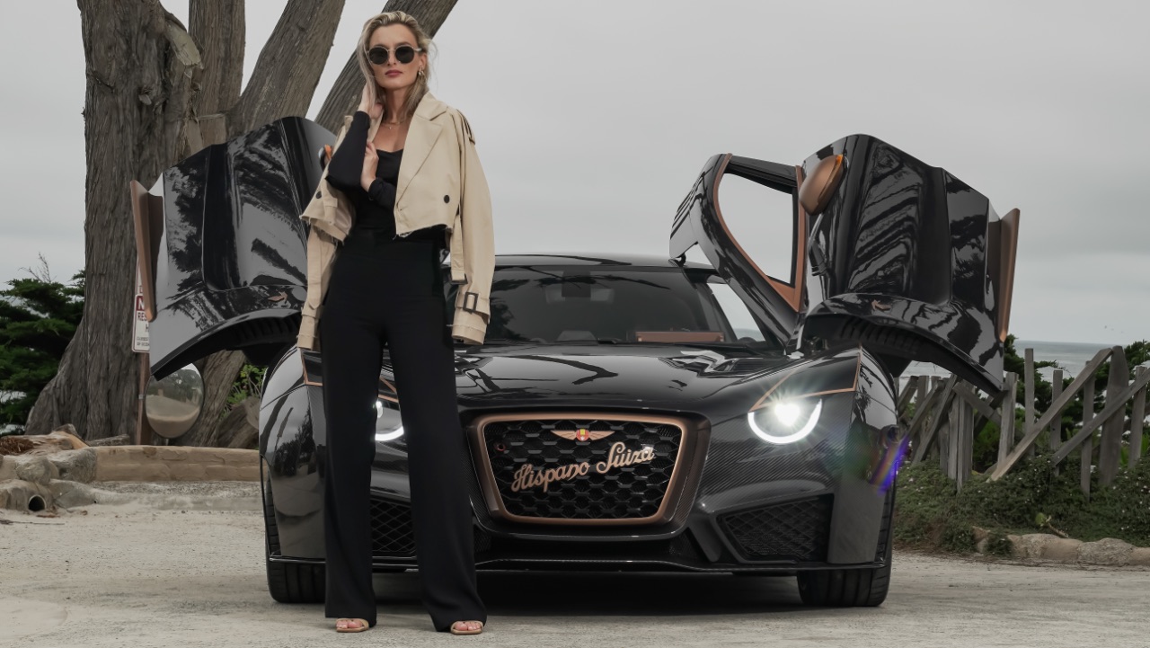 Nina im Hispano Suiza bei der Monterey Car Week 1 Nina im Hispano Suiza bei der Monterey Car Week