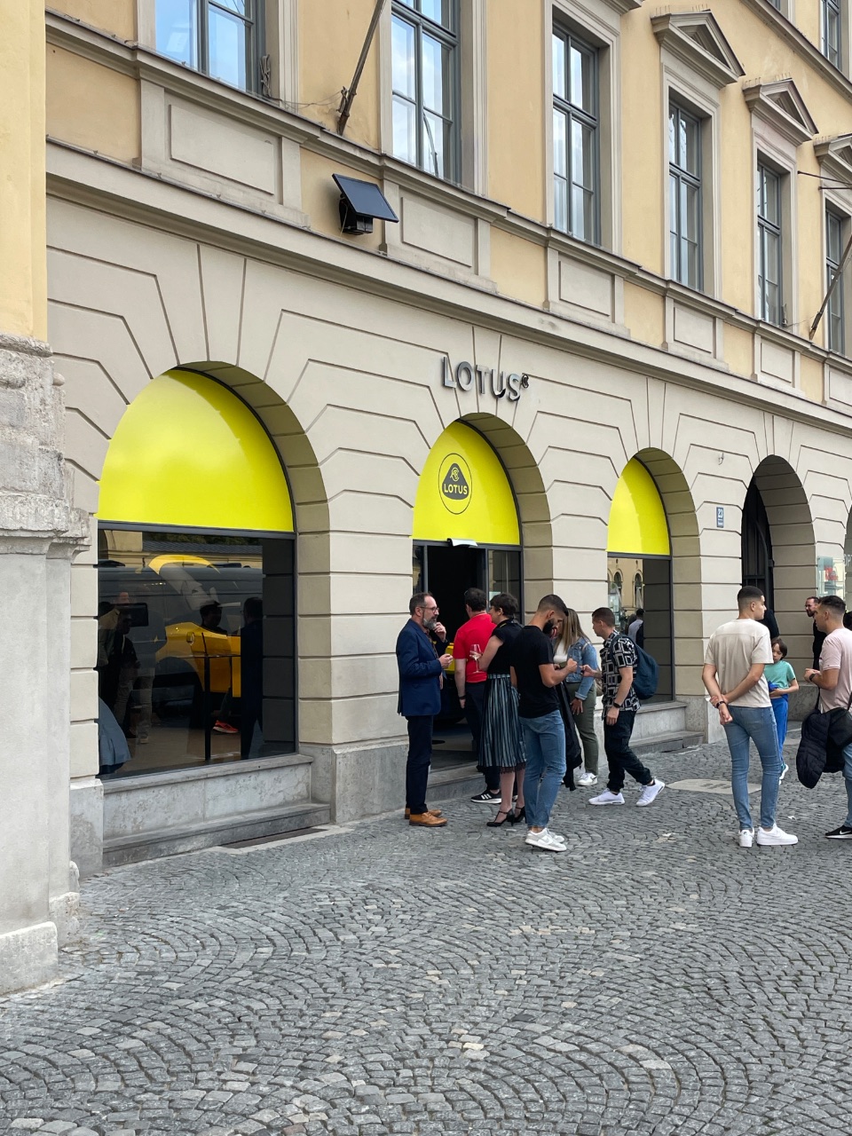 Erster Lotus Flagship-Store in Deutschland 11 Erster Lotus Flagship-Store in Deutschland