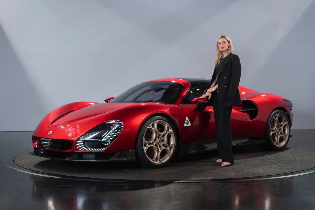 Alfa Romeo 33 STRADALE (2023) - Ein erster Blick auf das ikonische Sportwagen-Revival 9 Alfa Romeo 33 STRADALE (2023) - Ein erster Blick auf das ikonische Sportwagen-Revival, NinaCarMaria