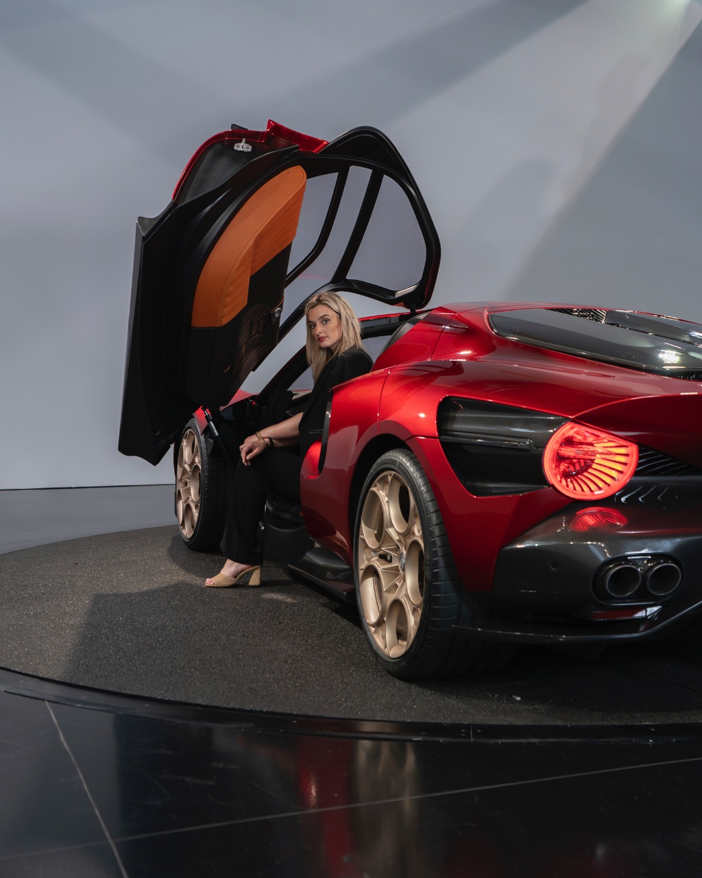 Alfa Romeo 33 STRADALE (2023) - Ein erster Blick auf das ikonische Sportwagen-Revival 2 Alfa Romeo 33 STRADALE (2023) - Ein erster Blick auf das ikonische Sportwagen-Revival