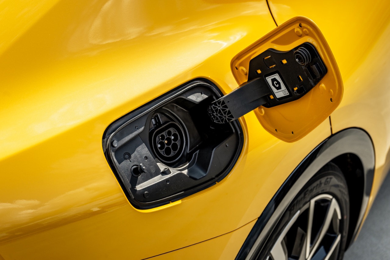 E-Autos und Plug-in-Hybride schneiden im Langzeittest bei der Klimabilanz am besten ab 1 Toyota Prius Plug-in-Hybrid (2023) -E-Autos und Plug-in-Hybride schneiden im Langzeittest bei der Klimabilanz am besten ab