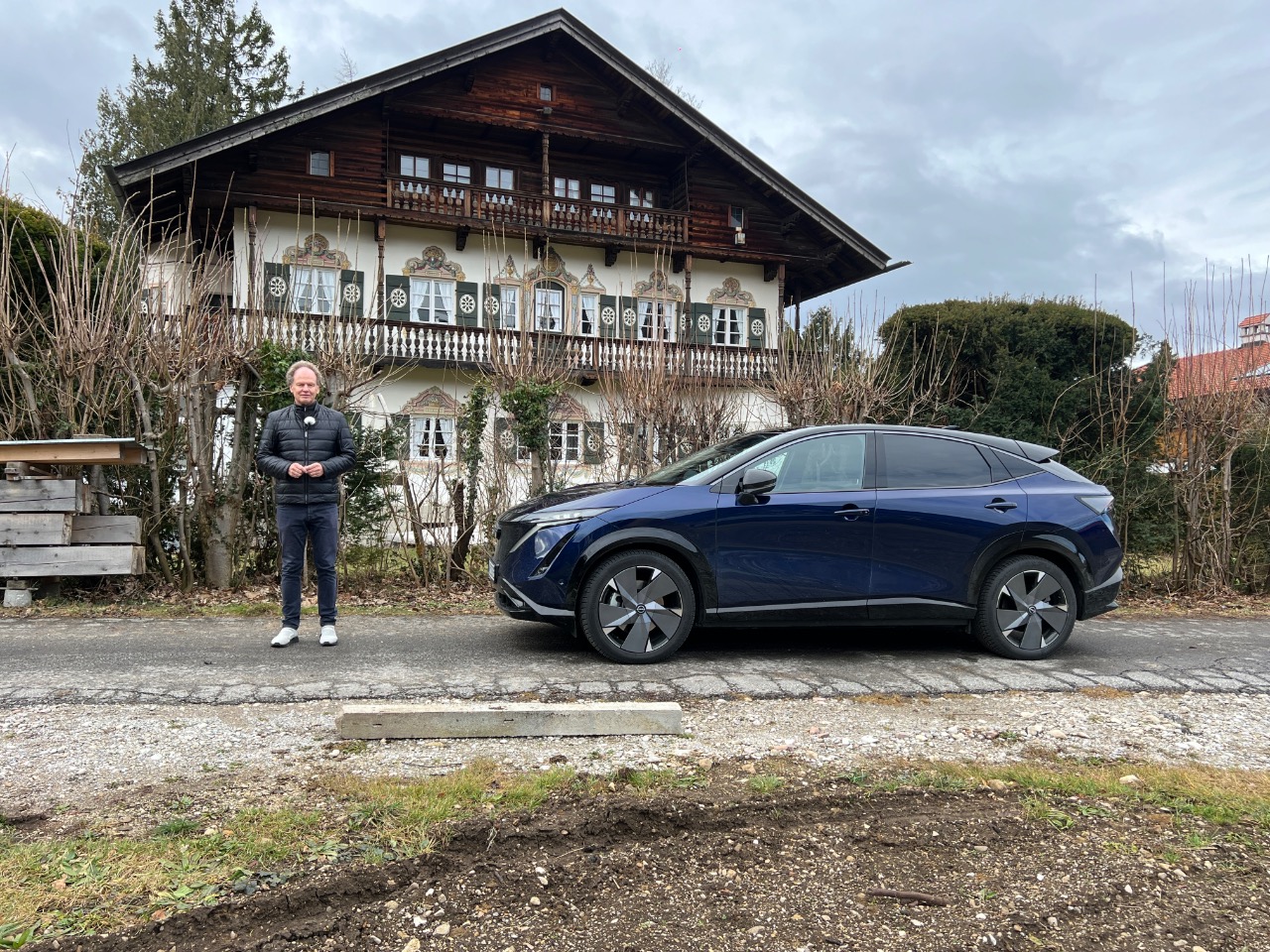 Nissan Ariya (2024) - Kann denn Leistung Sünde sein? 14 Nissan Ariya (2024) Seitenansicht