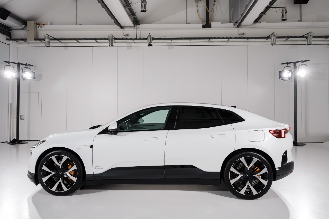 Polestar 4: Erstes SUV Coupé der schwedischen E-Auto-Marke 3 Der Polestar 4 mit dem Long Range Dual Motor (AWD) stellt eine Leistung von bis zu 544 PS (400 kW).