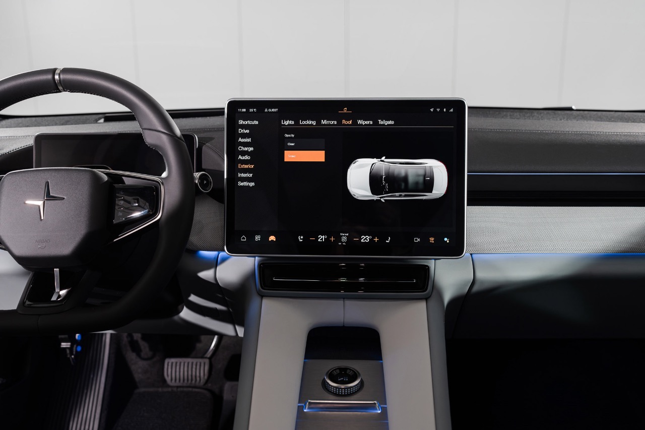 Polestar 4: Erstes SUV Coupé der schwedischen E-Auto-Marke 16 Polestar 4 Infotainment-System mit dem 15,4-Zoll-Bildschirm