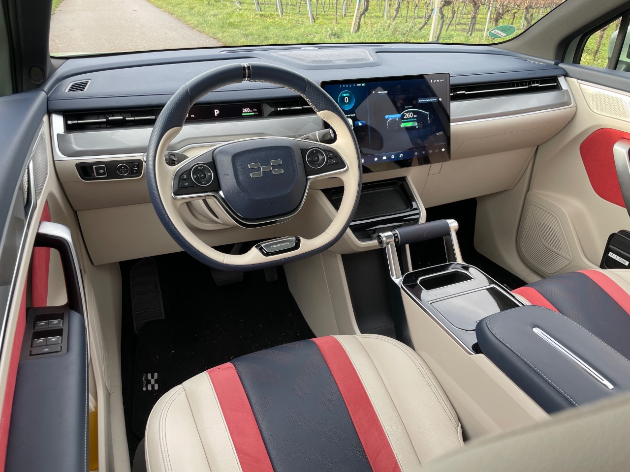 Aiways U6 (2024) - E-Auto mit üppigem Raumangebot "Made in China" 11 Aiways U6 (2023) Displayanzeige