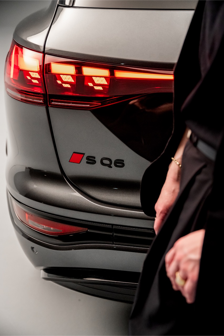 Audi e-tron SQ6 (2025) - Neues Elektro-SUV überzeugt mit besonders kurzen Ladezeiten 10 Audi e-tron SQ6 (2024)