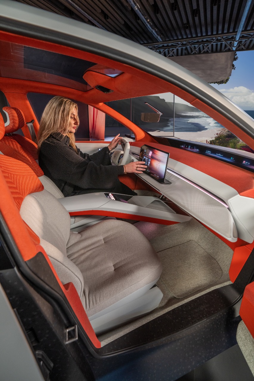 BMW Vision - Neue Klasse X - Neuinterpretation der BMW X Modelle 5 BMW Vision Neue Klasse X mit Nina Weizenecker