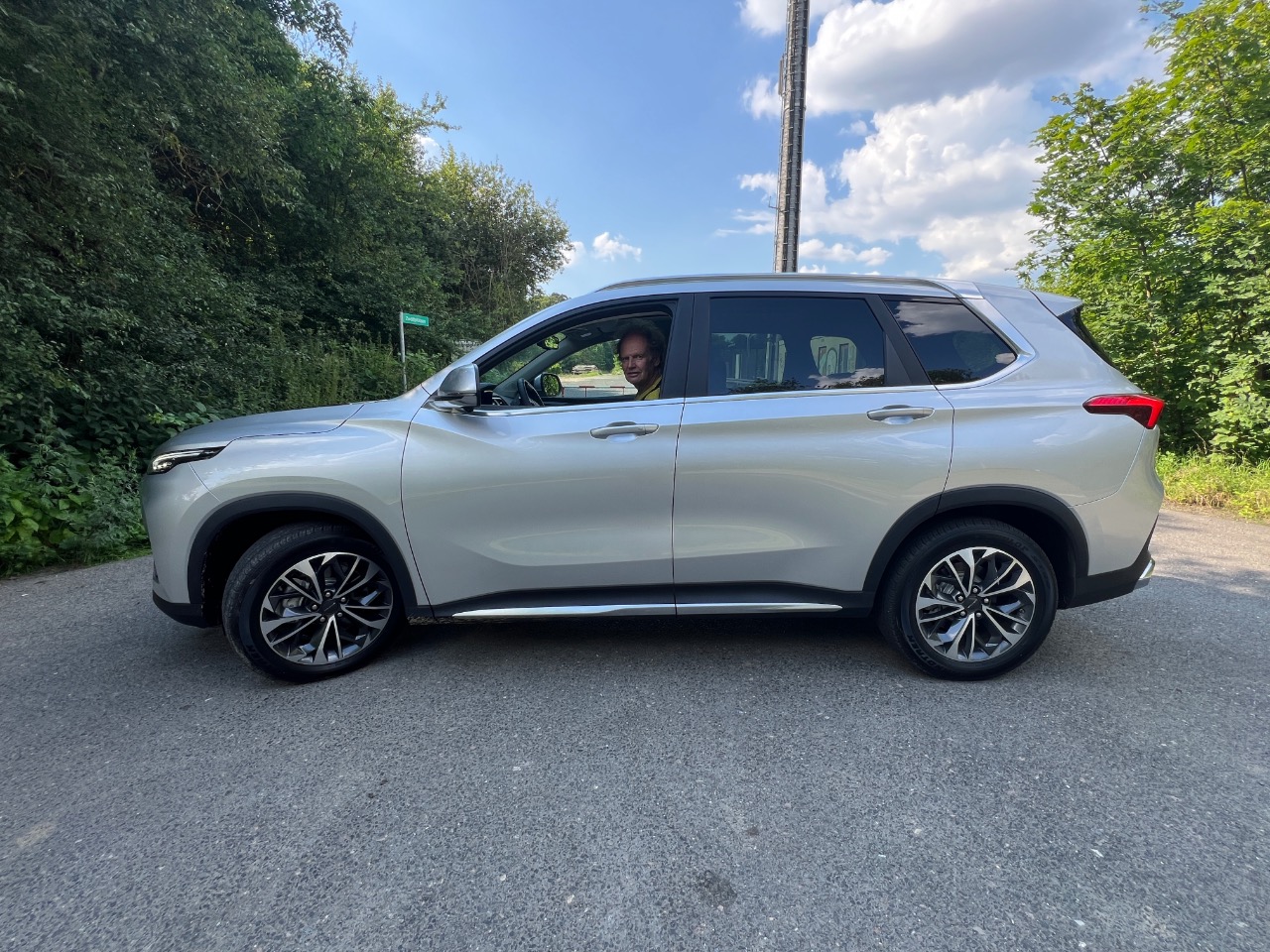 Maxus Euniq 6: Mid-Size-E-SUV mit fetter Ausstattung 12 Euniq6 (2024)