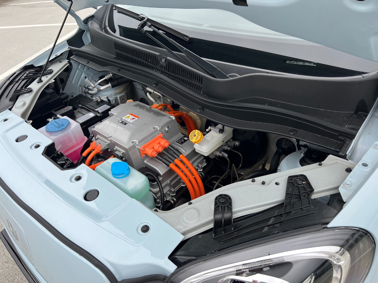 Leapmotor T03 (2024) - Günstiges E-Citycar aus dem Stellantis-Konzern 31 Leapmotor T03 (2025) Motorraum