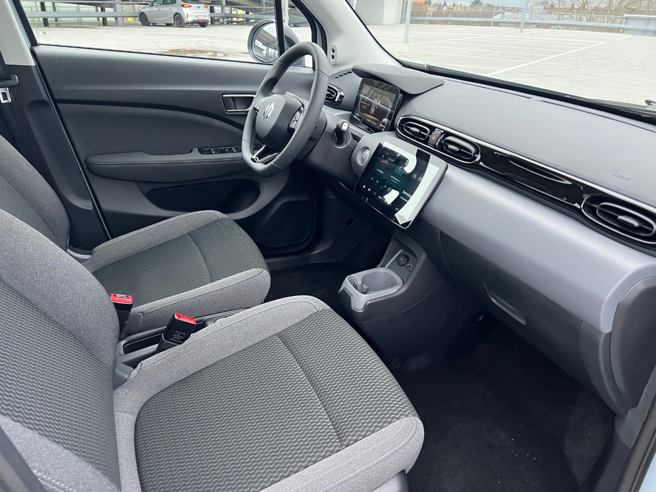 Leapmotor T03 (2024) - Günstiges E-Citycar aus dem Stellantis-Konzern 2 Leapmotor T03 (2024) Cockpit