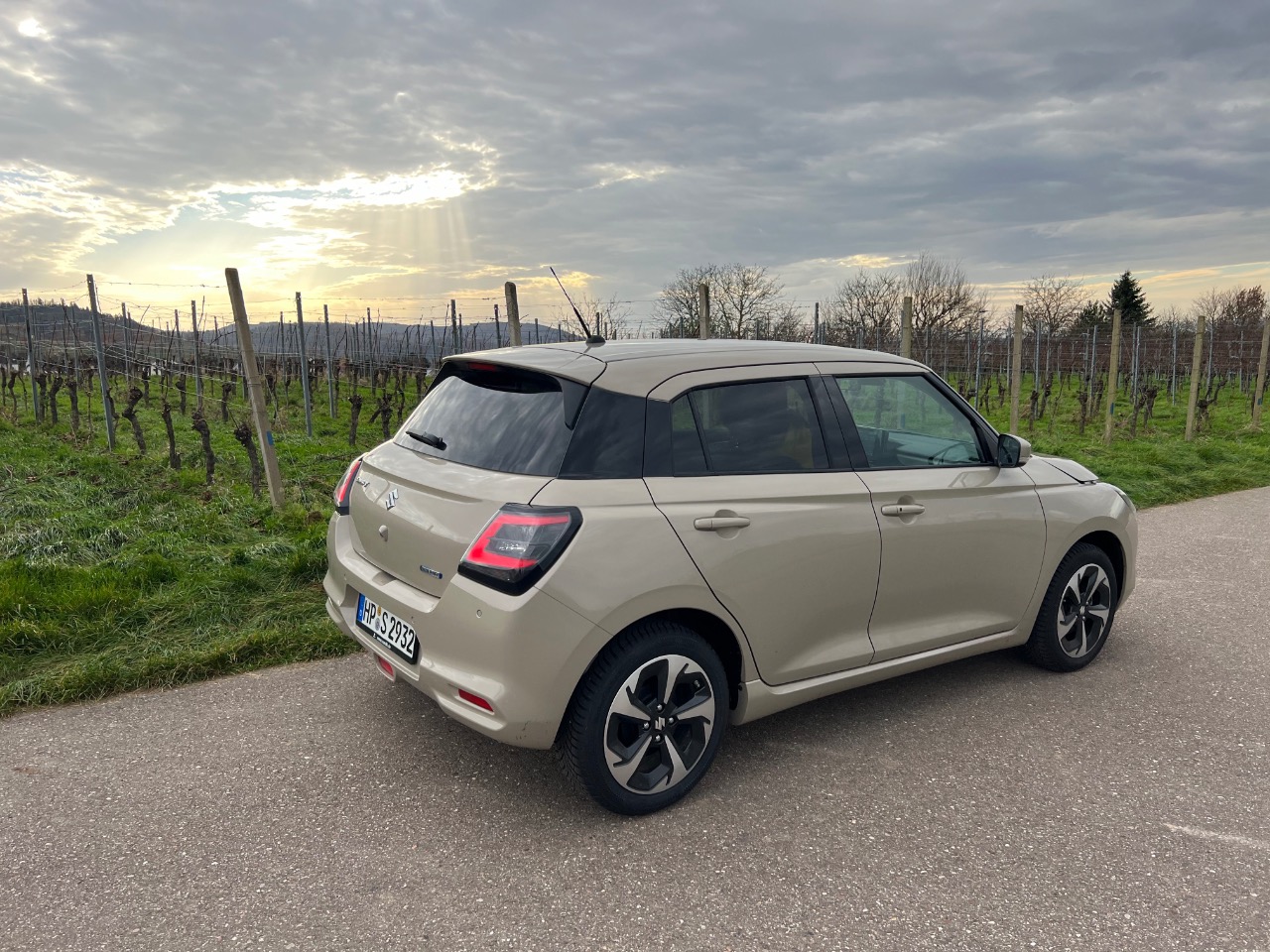 Suzuki Swift Allgrip (2024) - Bezahlbarer Kleinwagen mit Allradantrieb (Option) 4 Suzuki Swift Allgrip (2024) - Bezahlbarer Kleinwagen mit Allradantrieb (Option)