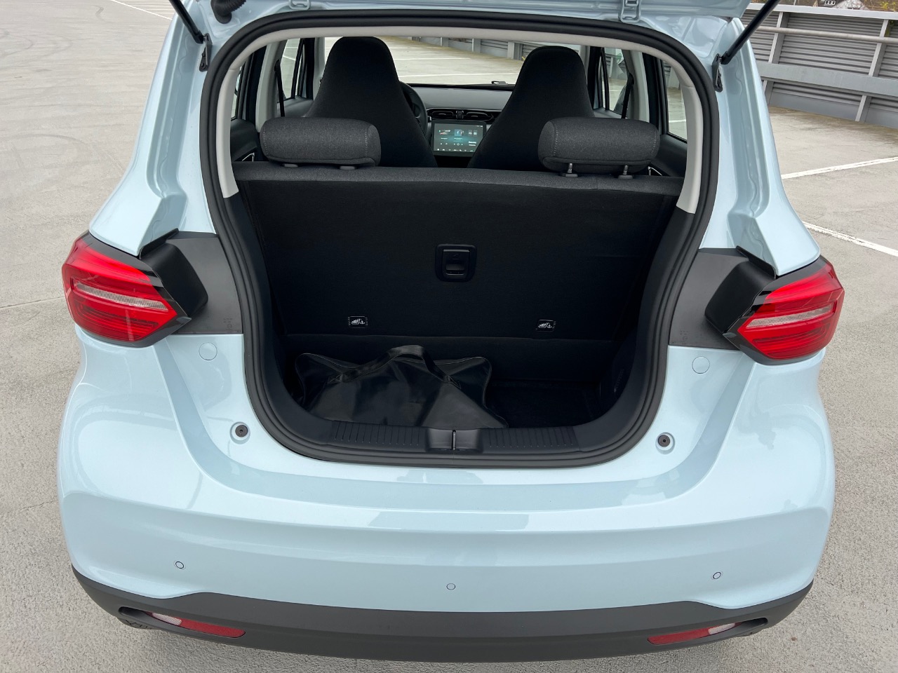 Leapmotor T03 (2024) - Günstiges E-Citycar aus dem Stellantis-Konzern 19 Leapmotor T03 (2024) Gepäckraum