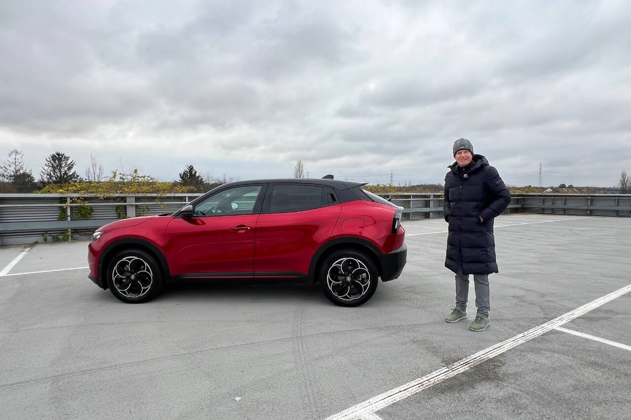 Junior Elettrica - Kompaktes E-SUV in Alfa Romeo Design 16 der-Autotester