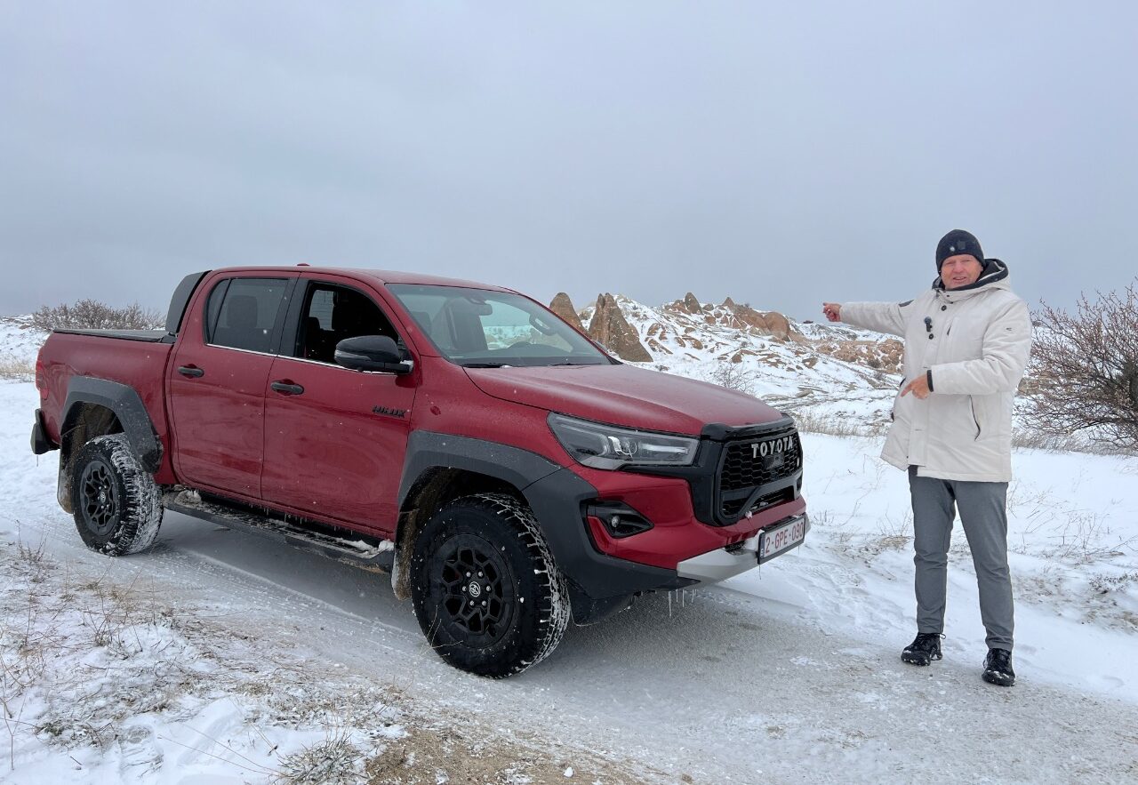 Toyota Hilux (2025): Robuster Diesel-Offroader mit 48-Volt-Mild-Hybrid Technik 22 Der neue Hilux GR Sport II