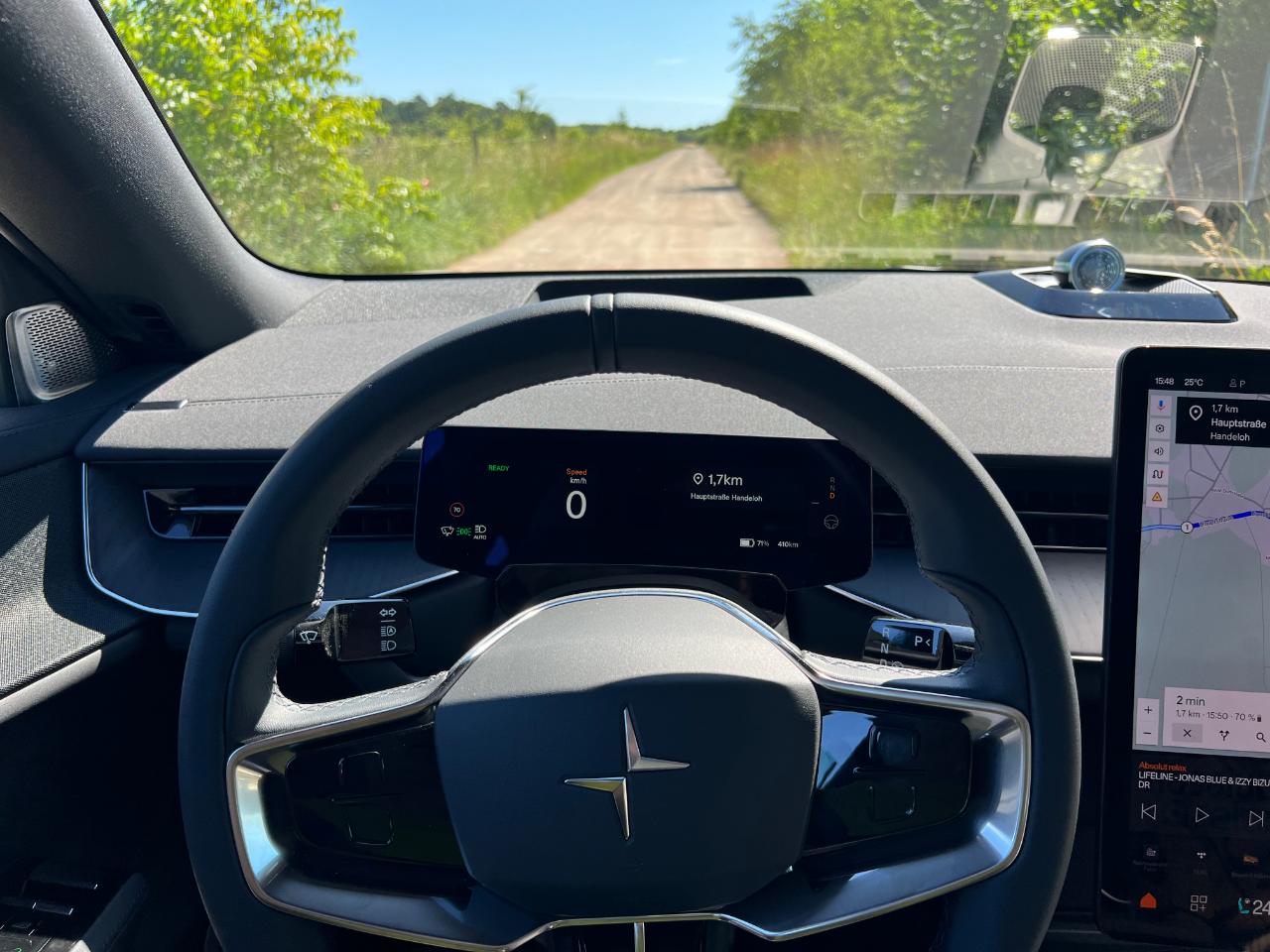 Polestar 3 Long Range Single Motor (2025)- das E-Segment-SUV für Reichweiten-Jäger 6 Das sportliche Lenkrad des Polestars 3