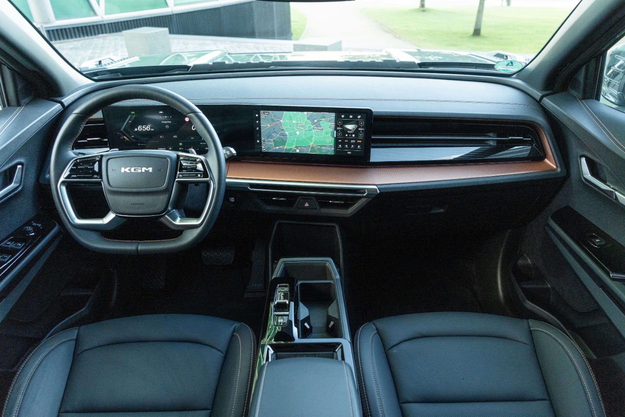 KGM bringt Musso EV nach Deutschland - Elektro-Pick-up ab 41.990 Euro 2 Musso EV Interieur