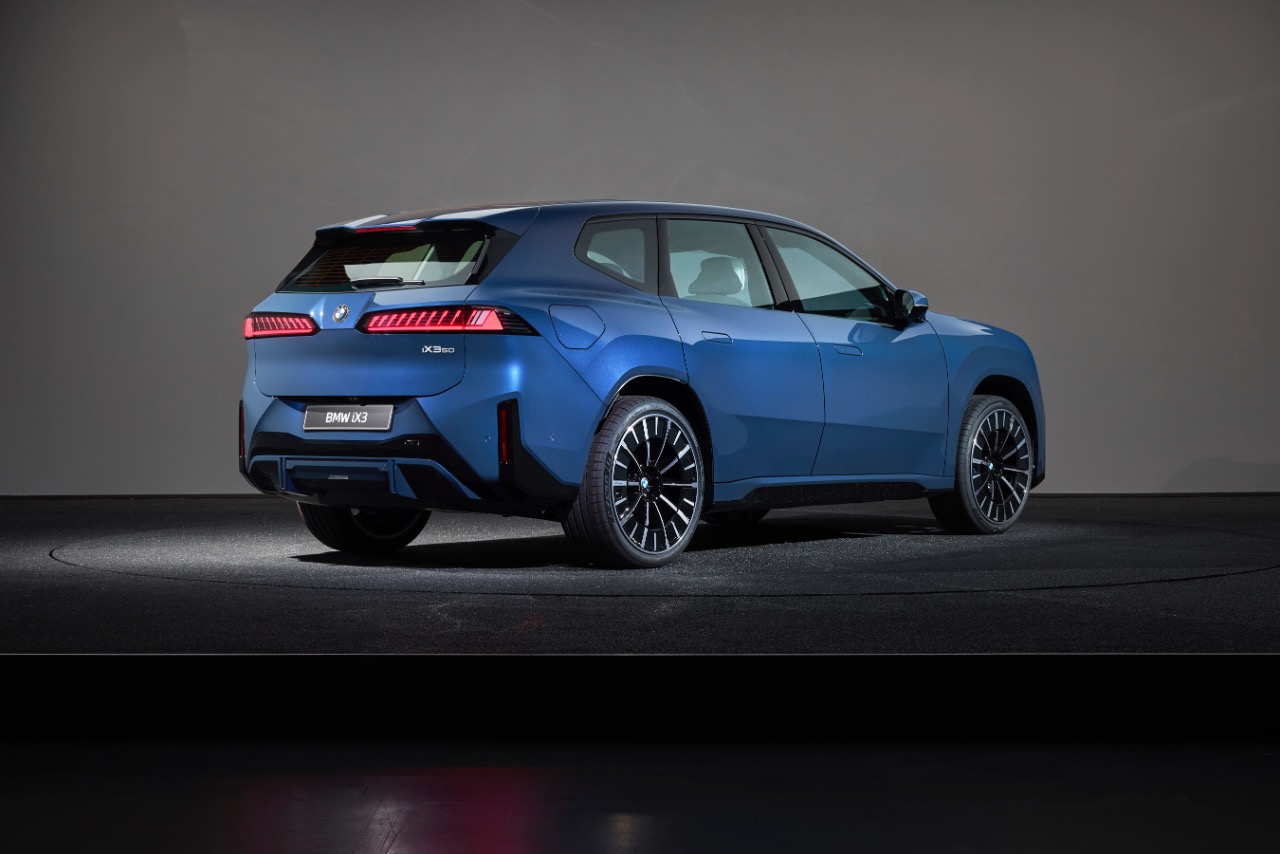 BMW iX3 – Die neue Klasse startet durch 1 BMW iX3 – Die neue Klasse startet durch